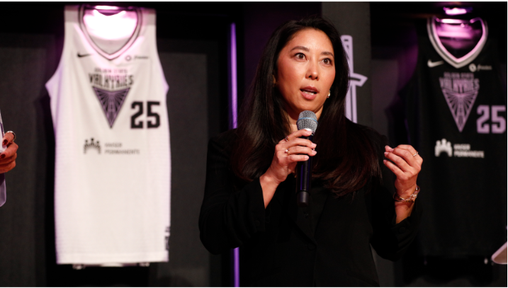 Natalie Nakase (head coach) talking at the Women's National Basketball Association expansion draft to find players (Photo: Santiago Mejia)
